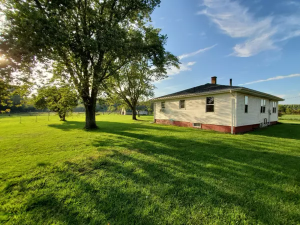 Baroda, MI 49101,9962 Holden Road