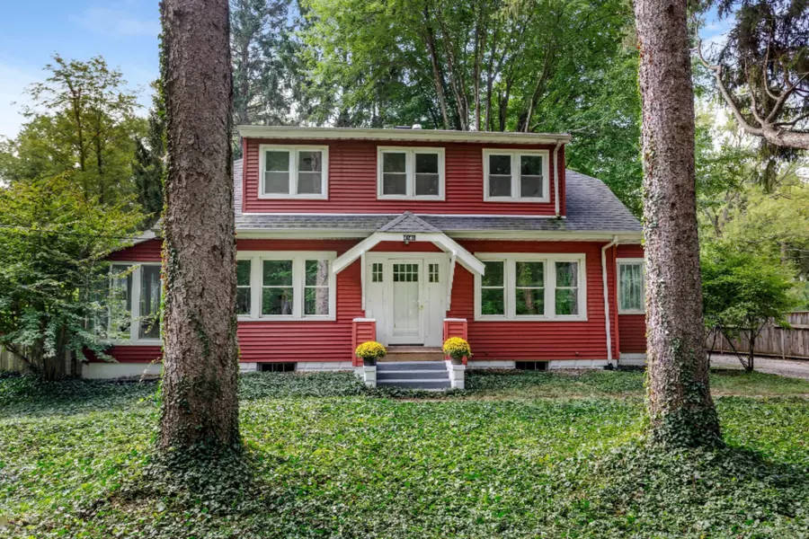 6444 E Lake Lane, Sawyer, MI 49125