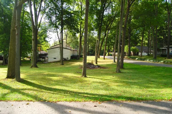 1 Park Shore Drive, Cassopolis, MI 49031