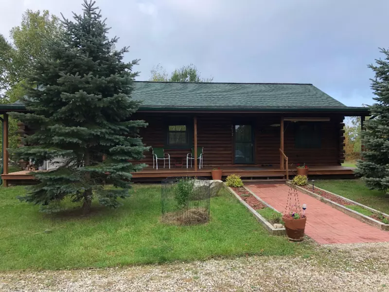 8512 Greenway, Onekama, MI 49675