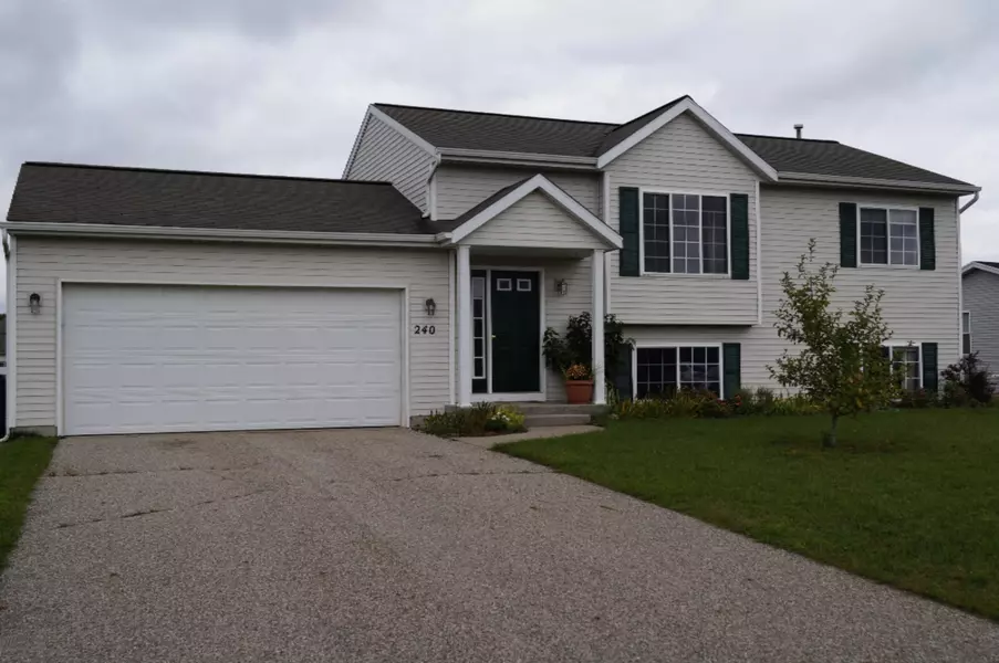 240 Pineview Drive, Belding, MI 48809