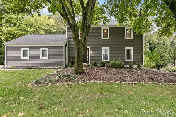 Ada, MI 49301,565 Edgeworthe SE Drive