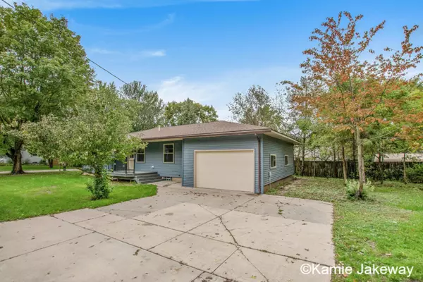 Cedar Springs, MI 49319,6 N Park NE Street