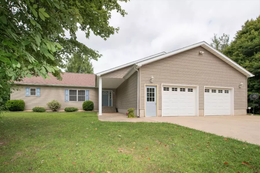 70854 8th Avenue, South Haven, MI 49090