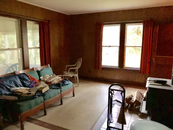 Sawyer, MI 49125,5004 Hanover Road