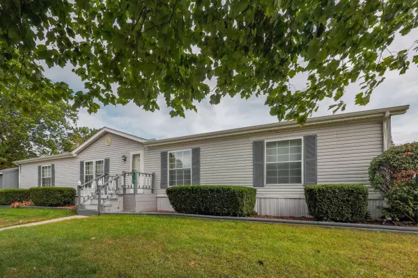 802 Raisin Road, Three Rivers, MI 49093