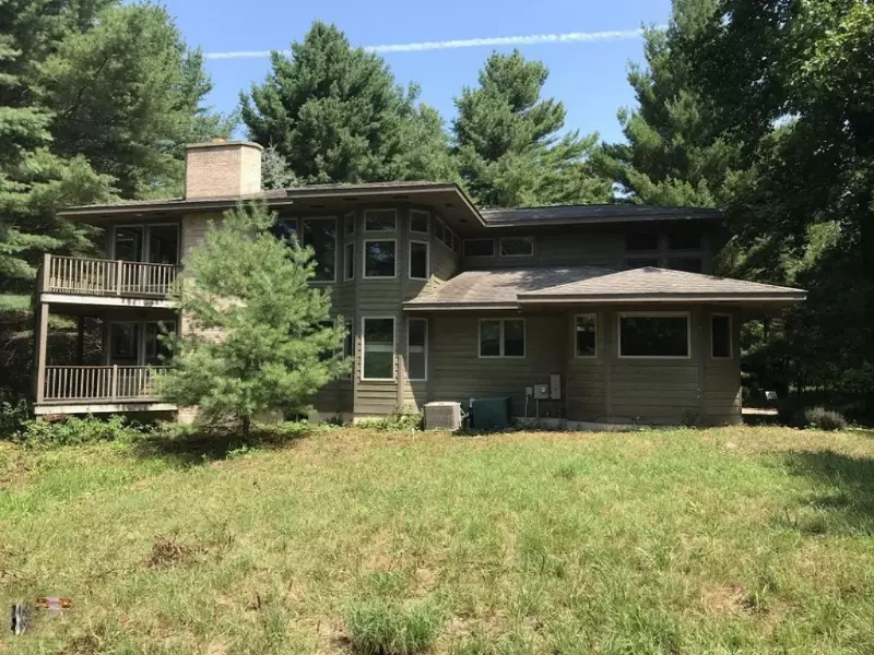 7083 Creekwood Drive, South Haven, MI 49090