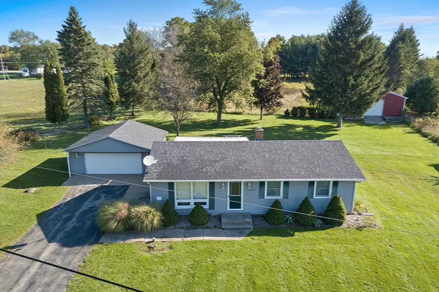10710 N Division Avenue, Sparta, MI 49345
