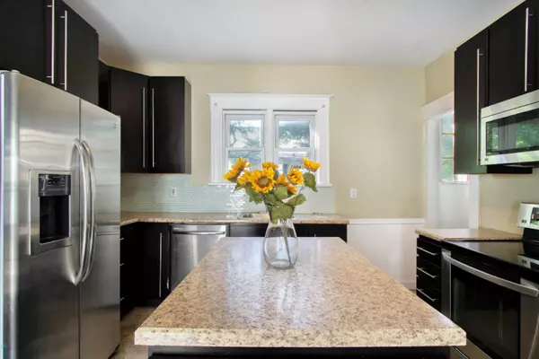 Holland, MI 49423,128 W 17th Street