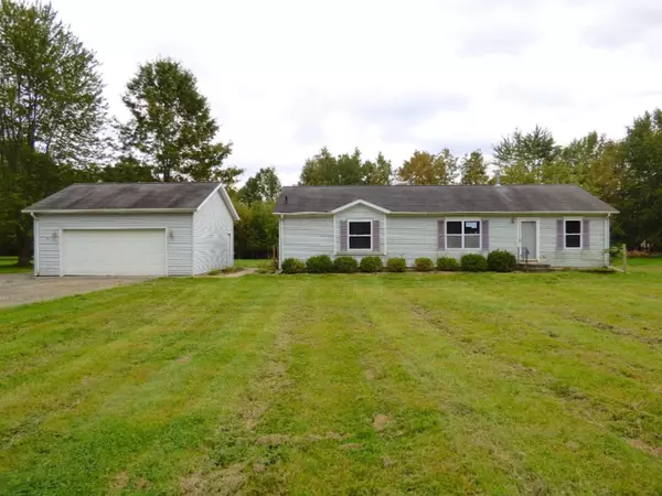 7240 Lake Drive, Coloma, MI 49038