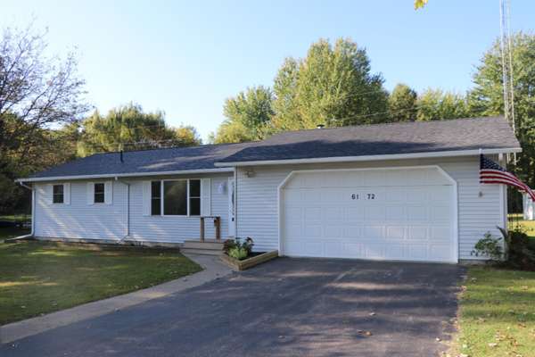 6172 E Becht Road, Coloma, MI 49038