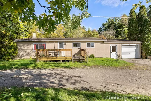 15176 Algoma NE Avenue, Cedar Springs, MI 49319