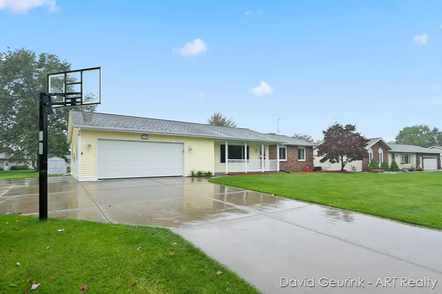 2719 Floral Drive, Zeeland, MI 49464