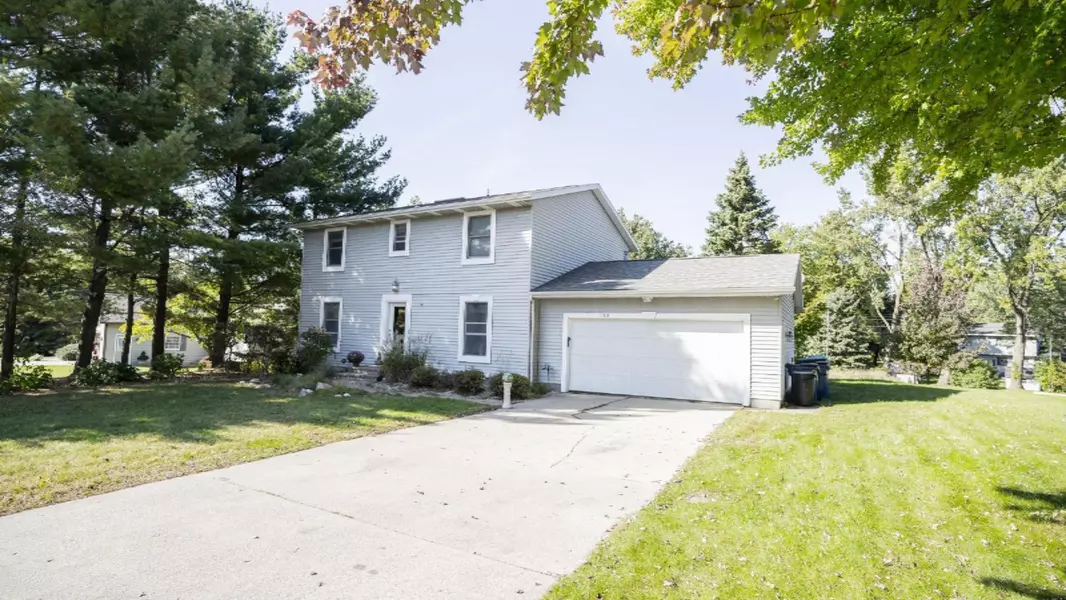 17606 Hiawatha Drive, Spring Lake, MI 49456