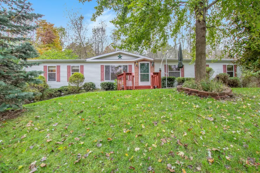 5896 Hatch Hollow, Lowell, MI 49331