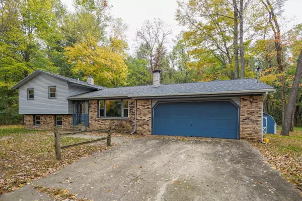 21650 N Everson Drive, Sturgis, MI 49091
