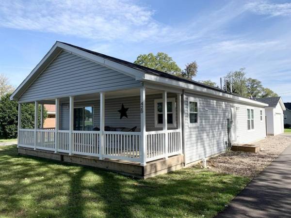 420 Elizabeth Street, Fennville, MI 49408