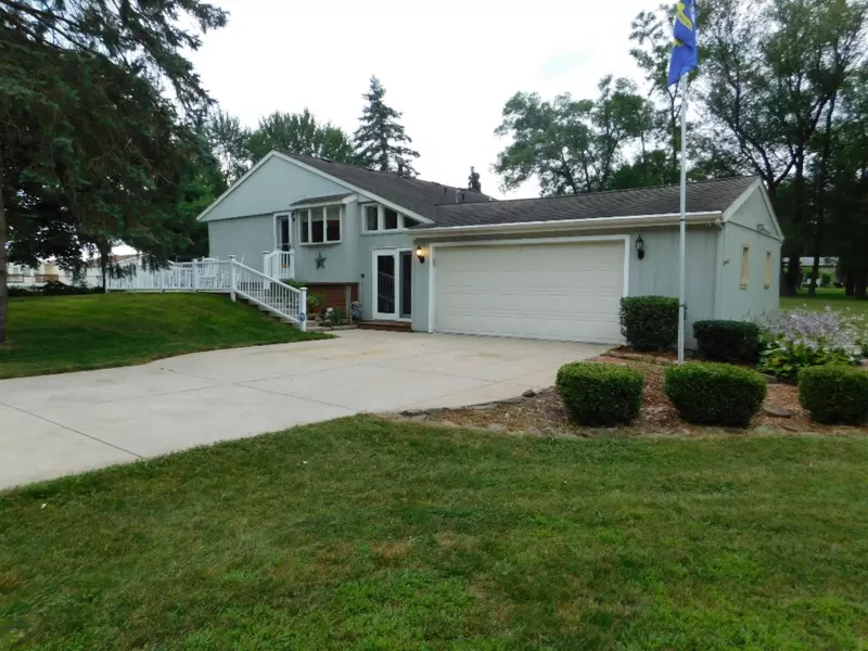27110 Taylor Street, Edwardsburg, MI 49112
