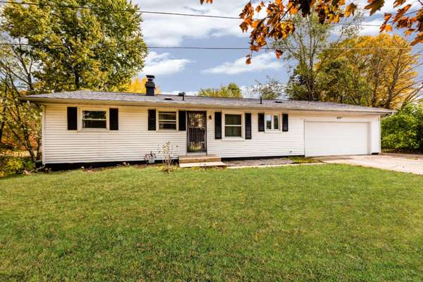 6251 Johnson Road, Coloma, MI 49038