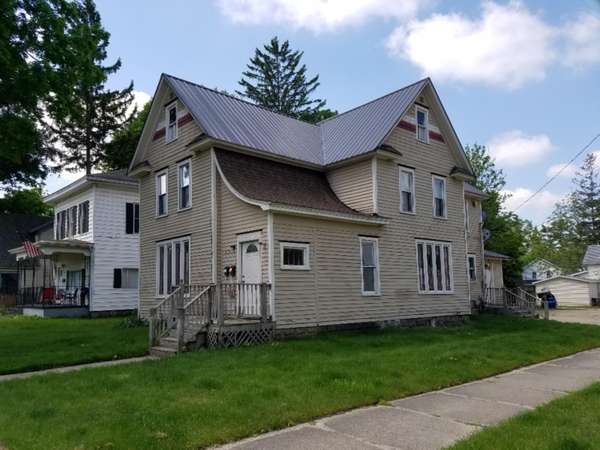 402 S Warren Avenue, Big Rapids, MI 49307