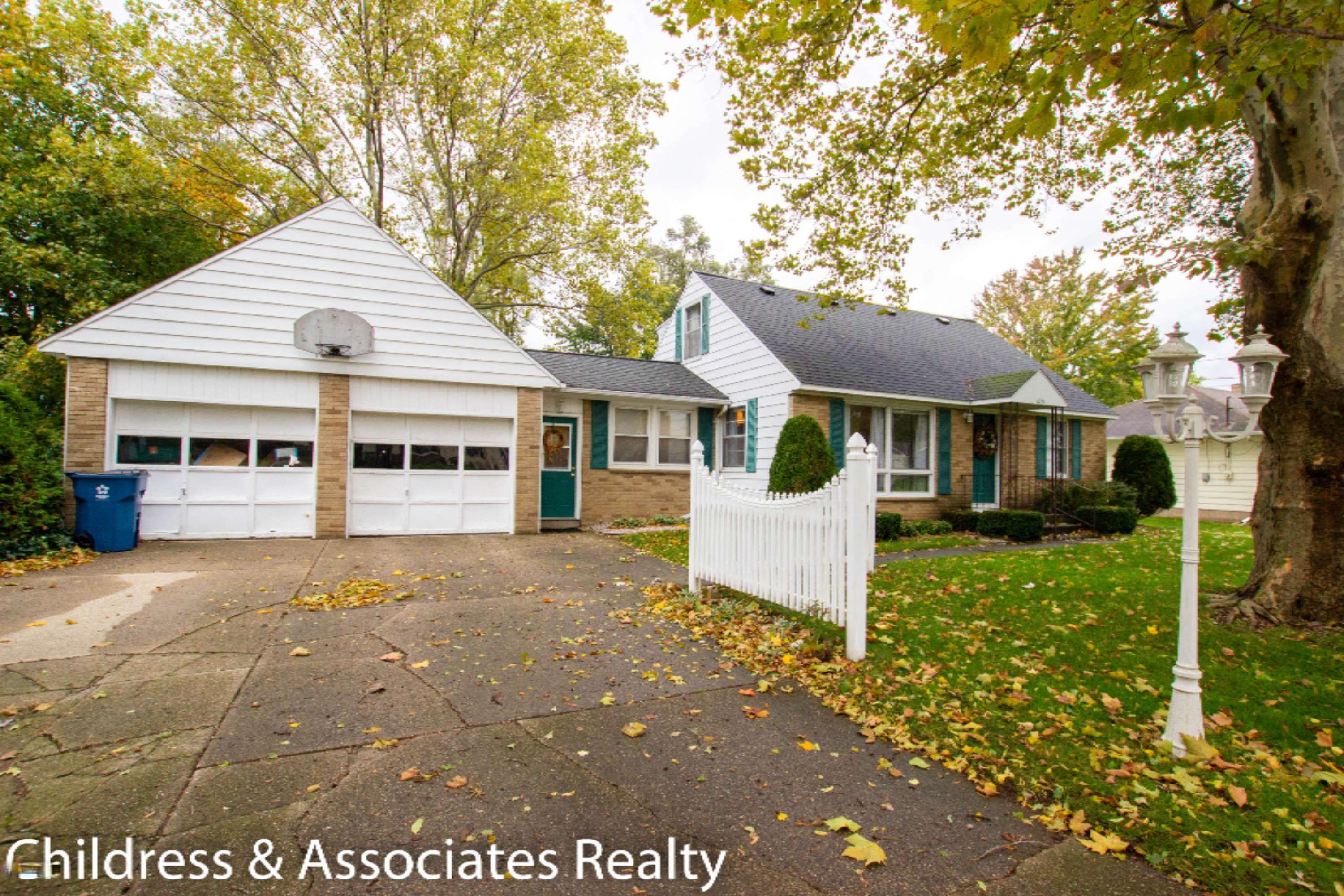 Jenison, MI 49428,1271 S Marymark Drive