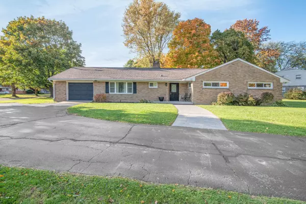 2111 Kuerbitz Drive, Lansing, MI 48906