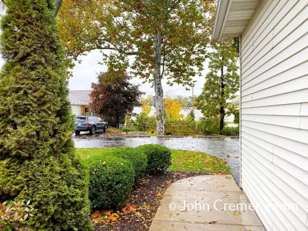 Holland, MI 49423,413 Lincoln Ridge Drive #21