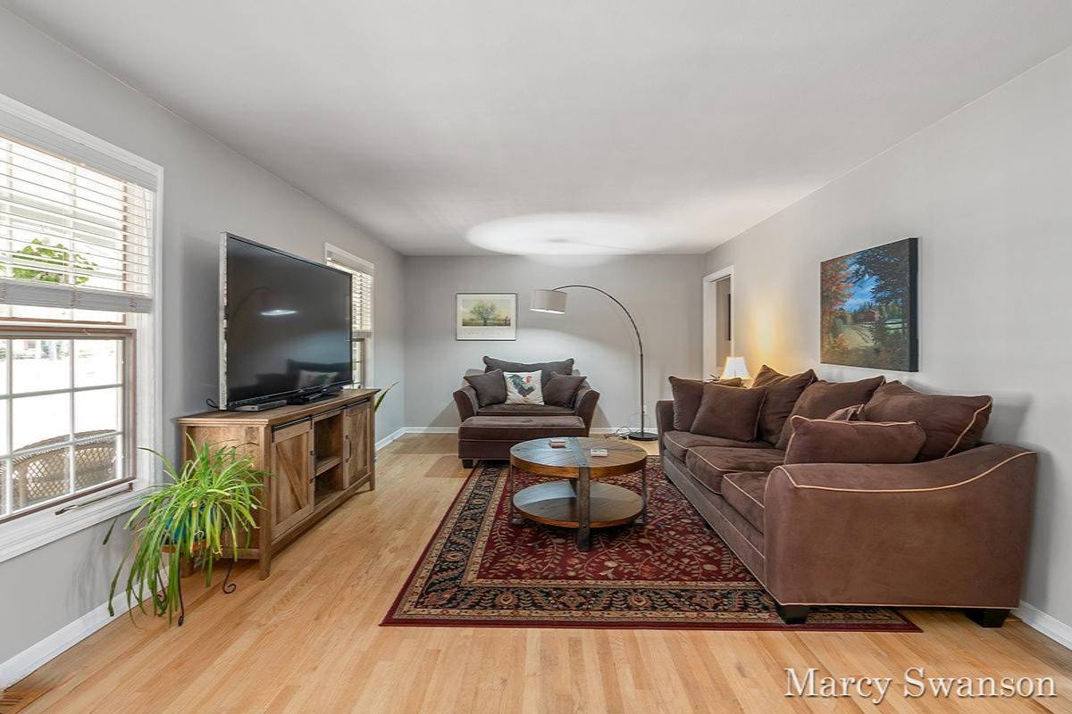 Jenison, MI 49428,7272 Crestwood Avenue