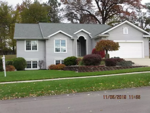 629 Pendleton NE Drive, Comstock Park, MI 49321