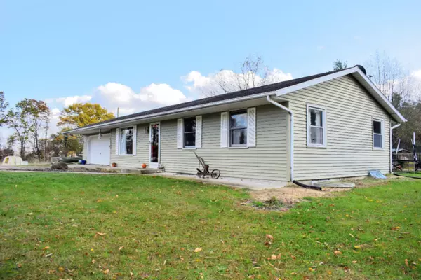 24311 Flanders Street, Dowagiac, MI 49047