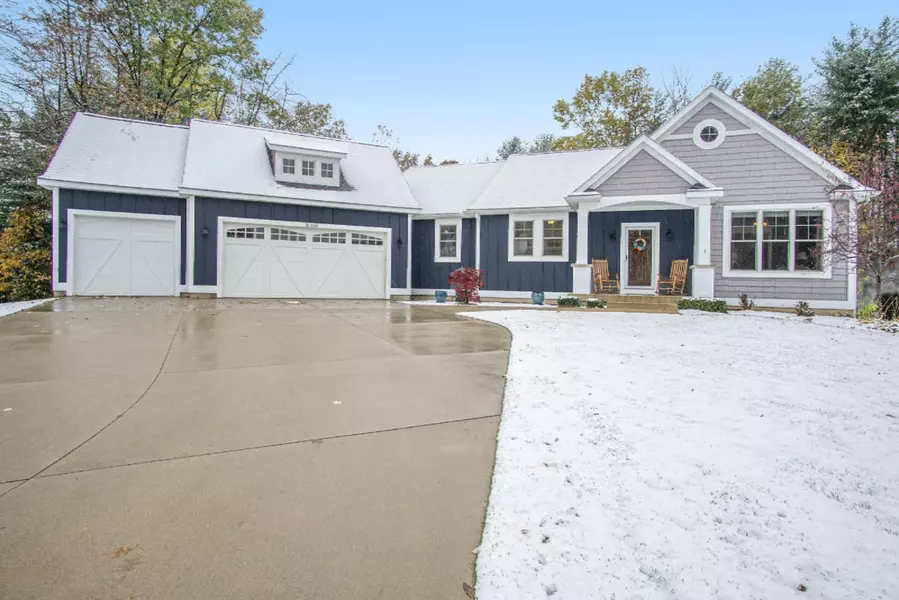 16359 W Willow Drive, Spring Lake, MI 49456