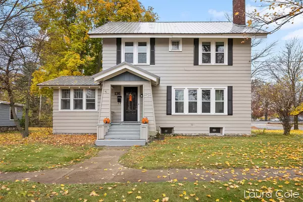 136 W Grand Street, Hastings, MI 49058