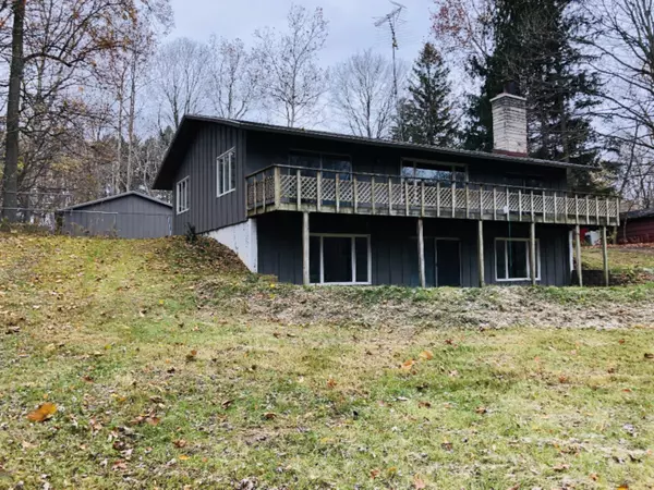 Lawrence, MI 49064,49496 CR 374