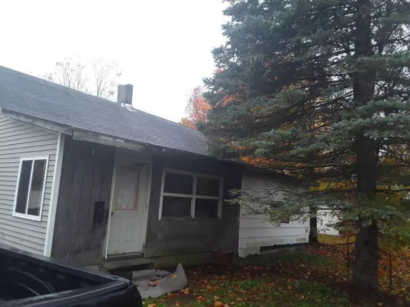 11 Broughton Street, Quincy, MI 49082