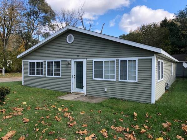 24815 Wayne Street, Dowagiac, MI 49047