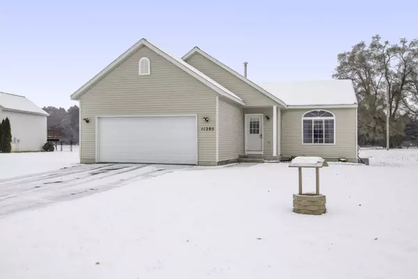 11285 Meadow Wood Circle, Greenville, MI 48838