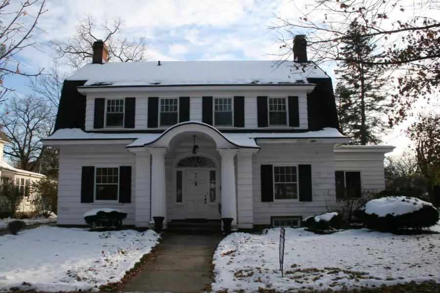 98 W 12th Street, Holland, MI 49423