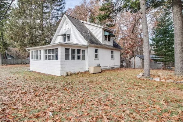 1294 Avenue A, Springfield, MI 49037
