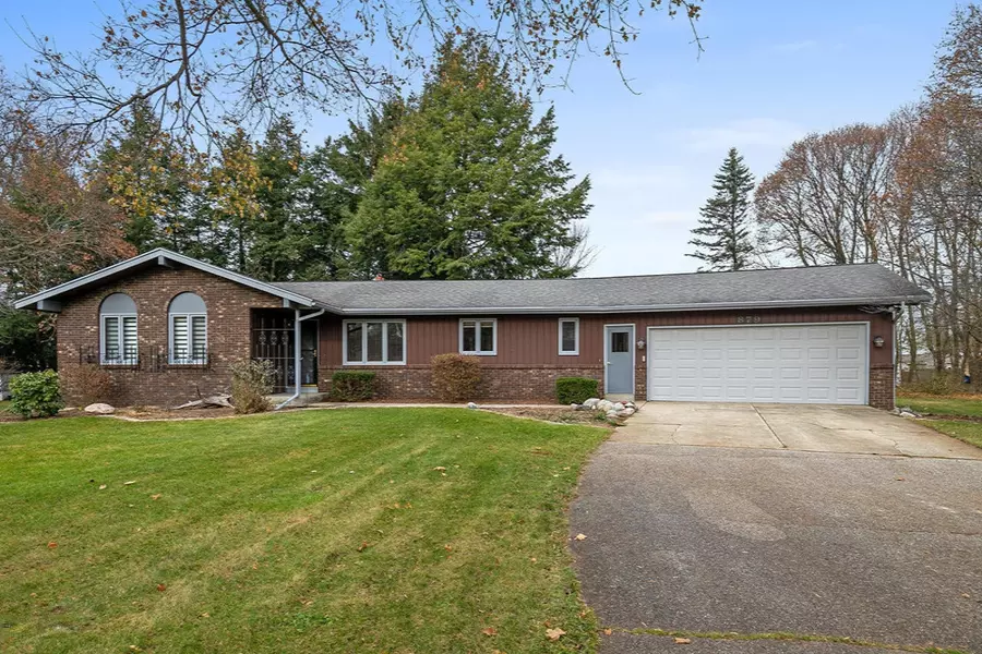 879 W 26th Street, Holland, MI 49423