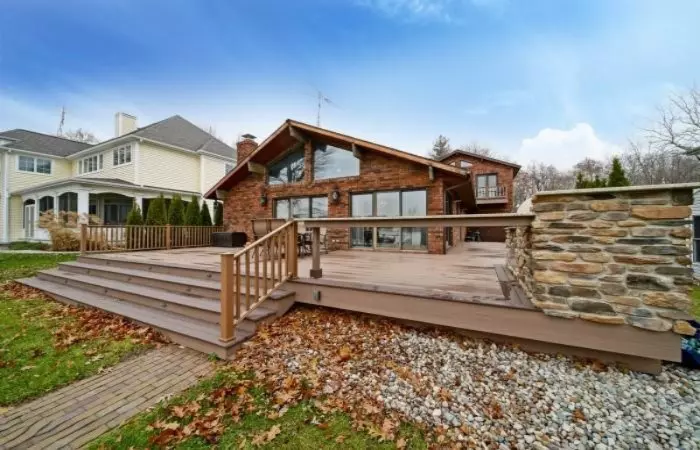 50078 E Lakeshore Drive, Dowagiac, MI 49047