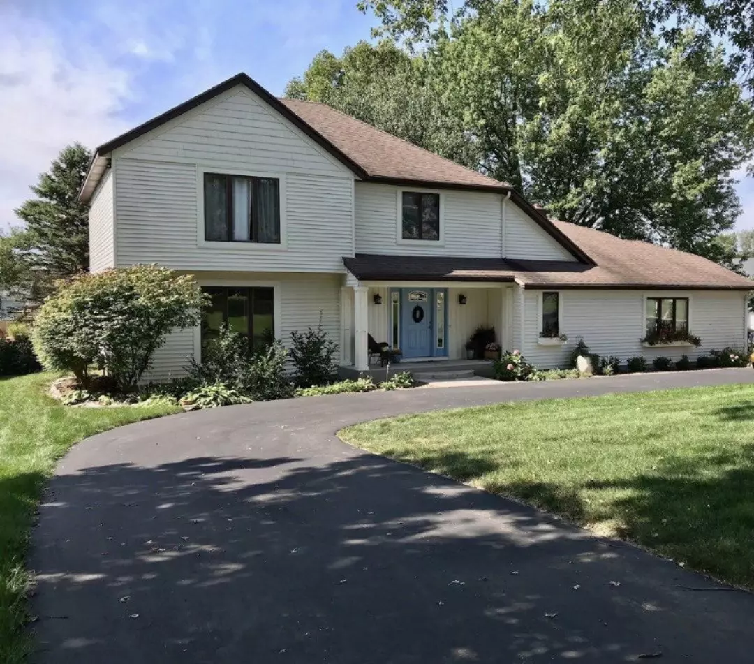 Ada, MI 49301,3509 S Applecrest Court