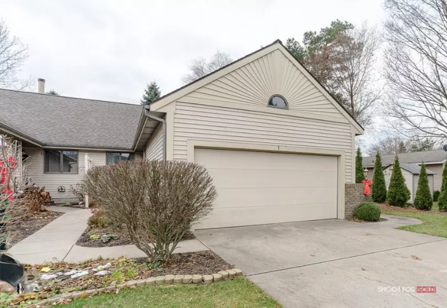 1 Summit Drive #1, Spring Lake, MI 49456