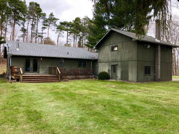 6472 Riverside Road, Fennville, MI 49408