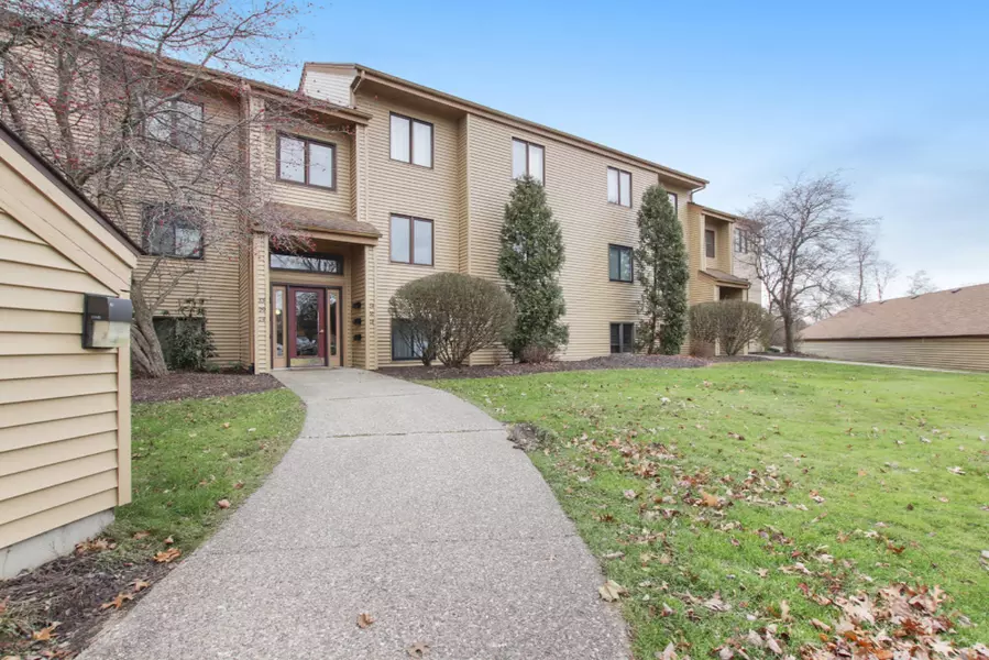 300 Farington Boulevard #33, Holland, MI 49423