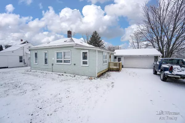 Coopersville, MI 49404,452 East Street