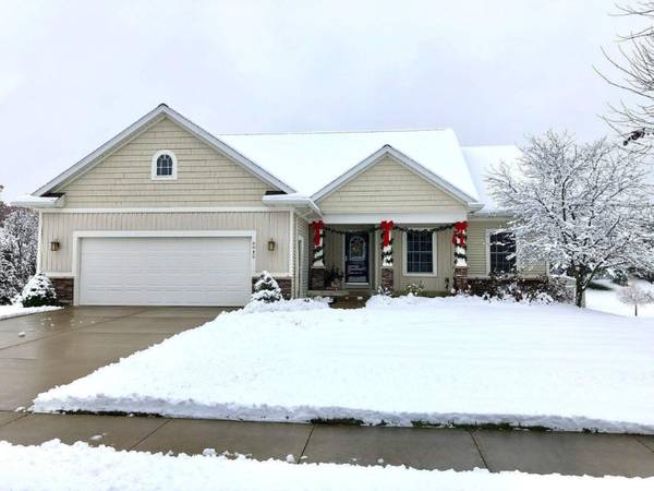 6042 Viewpoint NE Drive, Belmont, MI 49306