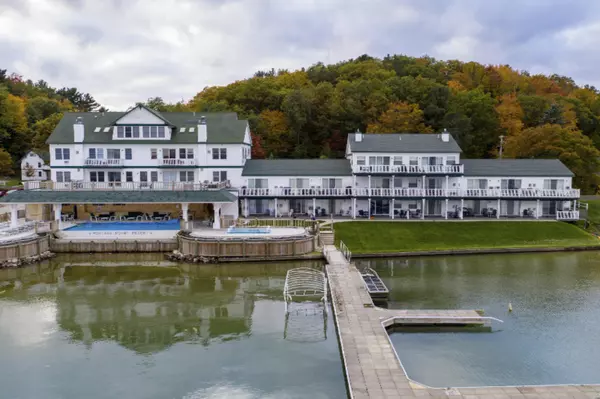 Onekama, MI 49675,8567 S Portage Point Drive #(Terrace #2)