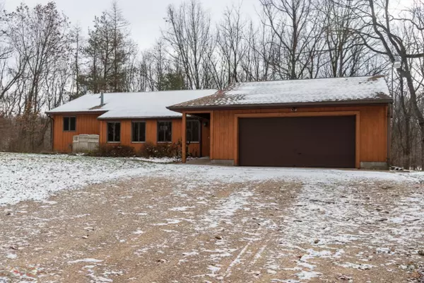 65935 84th Avenue, Hartford, MI 49057