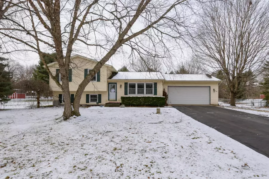 9529 W Gullway Street, Richland, MI 49083