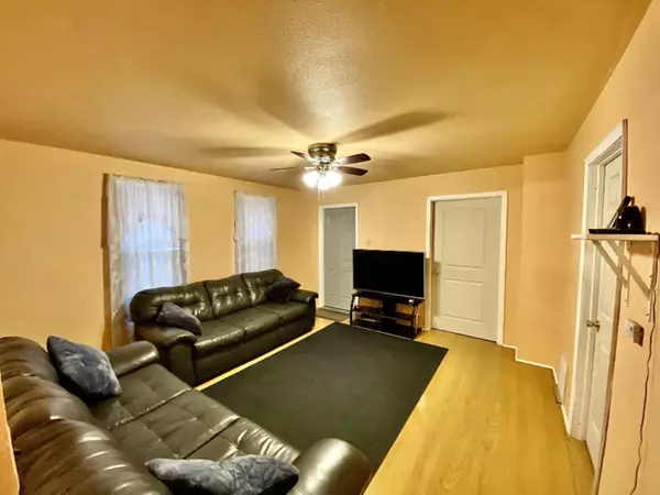 Holland, MI 49423,121 W 19th Street